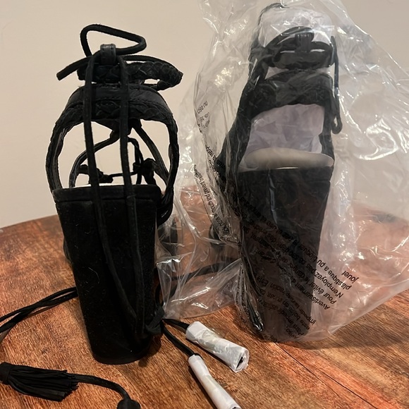 BCBG strappy heels never worn size 10 - Picture 2 of 3